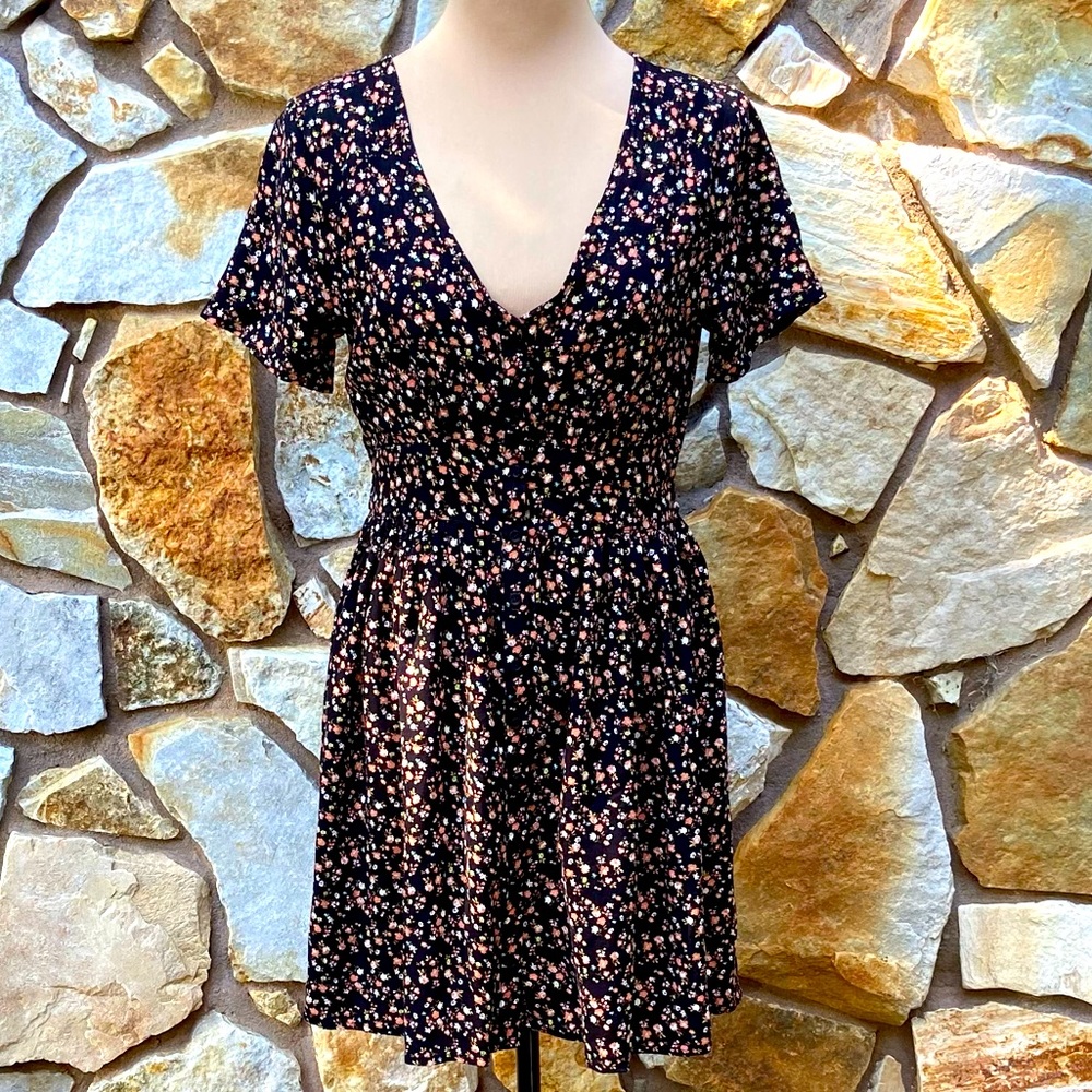 Button Down Fit & Flare Dress Black with Petite Flowers Size M